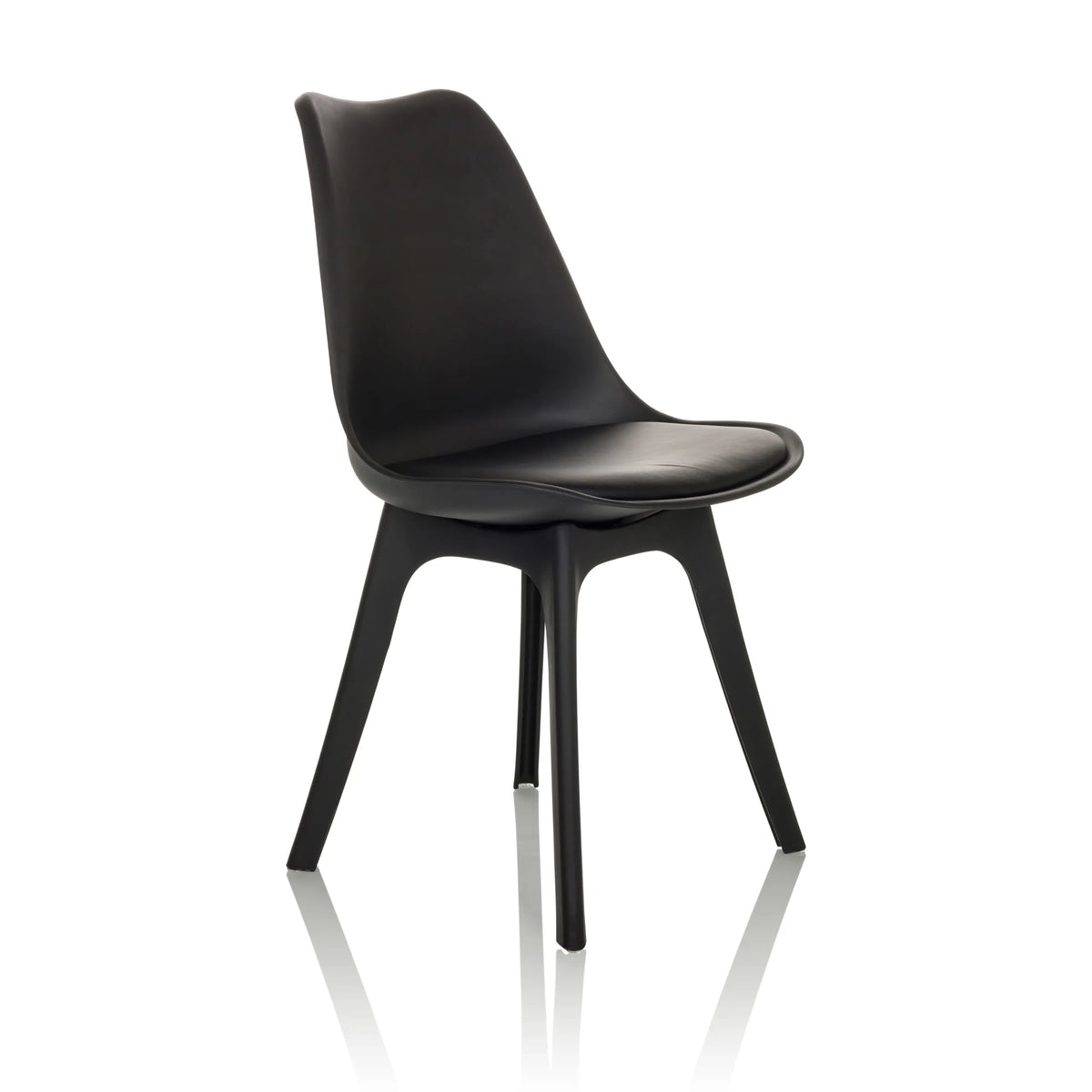 Schwarzer Schalenstuhl SCANDI P mit vier Beinen von hjh OFFICE – 360-Grad-Ansicht (schräge Frontansicht 45°)