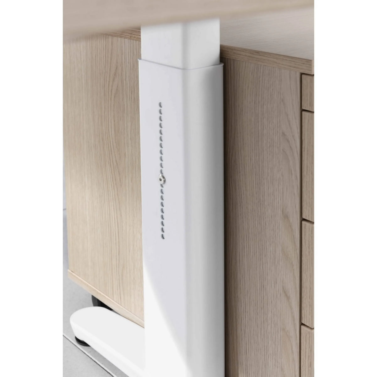 Höhenverstellbares Tischbein des Schreibtischs XTRA XB 8 SS in Weiß von hjh OFFICE PRO