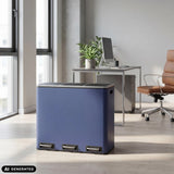Blauer Mülleimer Clean 9 mit drei Fächern im Büro von hjh OFFICE (KI-generiertes Bild)