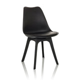 Schwarzer Schalenstuhl SCANDI P mit vier Beinen von hjh OFFICE – 360-Grad-Ansicht (schräge Frontansicht 30°)