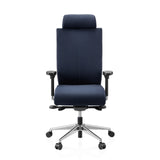 Blauer Profi-Bürostuhl PRO-TEC XXL mit Kopfstütze und Fußkreuz mit fünf Rollen von hjh OFFICE – 360-Grad-Ansicht (Frontansicht 0°)