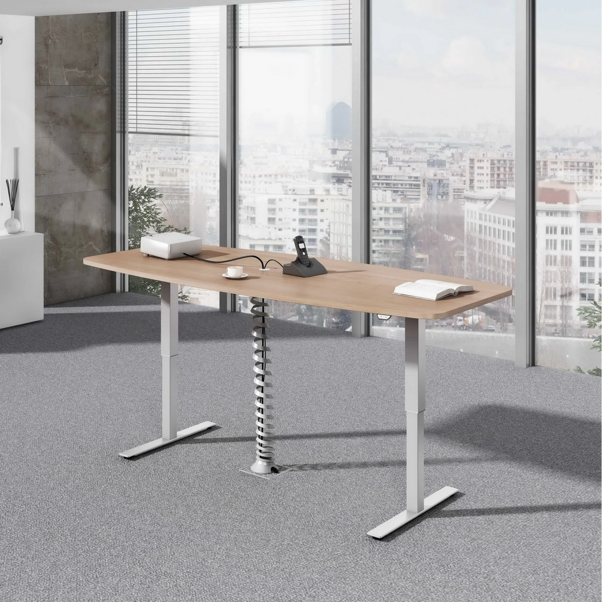 Elektrisch höhenverstellbarer Schreibtisch XMST 22 G in Asteiche mit weißen Beinen von hjh OFFICE PRO