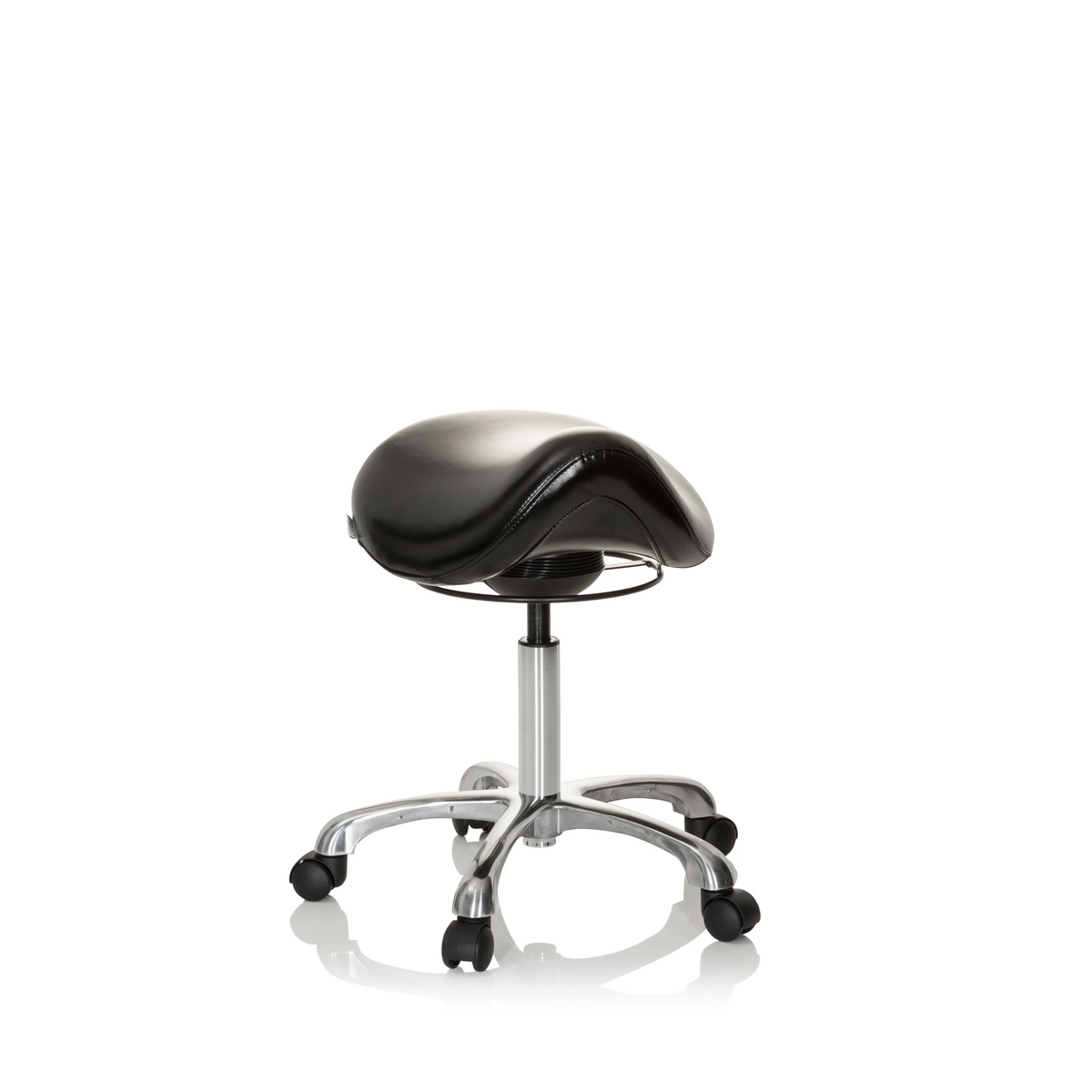 Schwarzer Sattelhocker ORTHO SIT mit Fußkreuz und fünf Rollen von hjh OFFICE – 360-Grad-Ansicht (Frontansicht 20°)