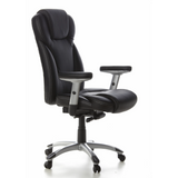 Schwarzer Profi-Chefsessel EMBASSY 200 L mit Armlehnen und silbernem Fußkreuz mit fünf Rollen von hjh OFFICE – 360-Grad-Ansicht (schräge Frontansicht 60°)
