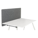 Graue Tischtrennwand FLEXMIUT 3D mit rechteckiger Form auf einem weißen Schreibtisch von hjh OFFICE